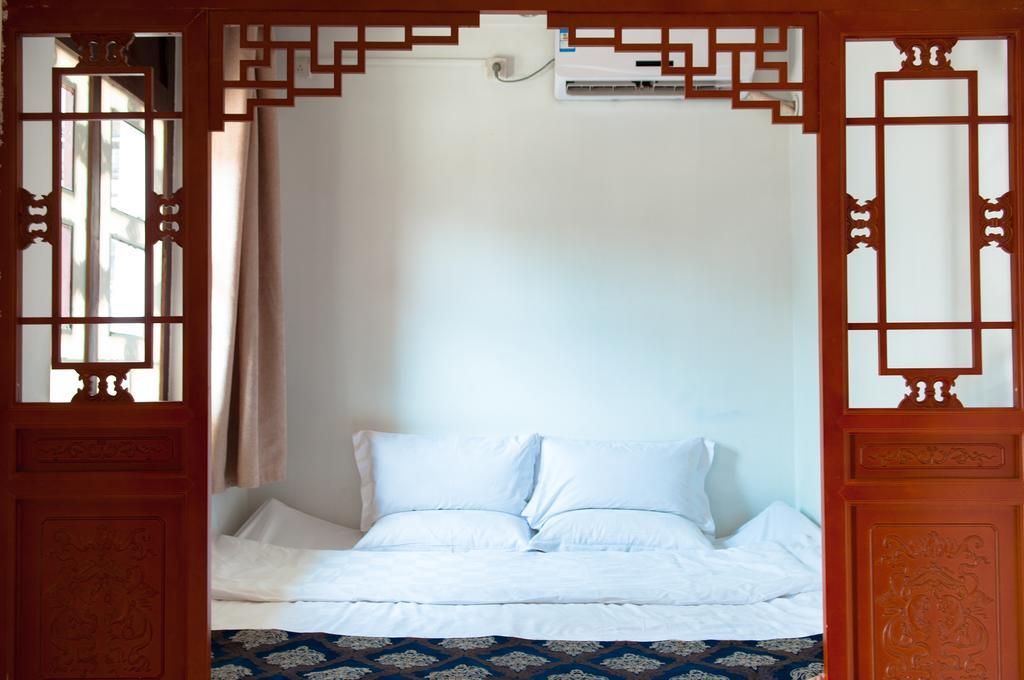 Fly By Knight Pingyao Courtyard Hotel Exterior photo